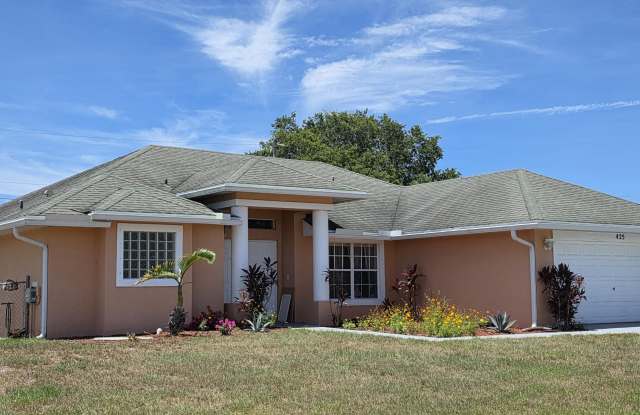 425 SW Mccomb Avenue photos photos
