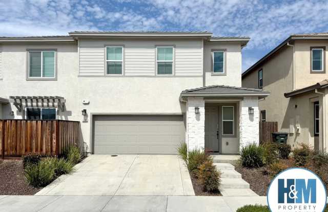 Beautiful Duets at Westfield in Hollister photos photos Beautiful Duets at Westfield in Hollister photos photos