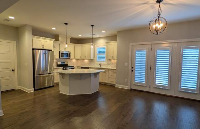 129 Pinebranch Court Gallery 4