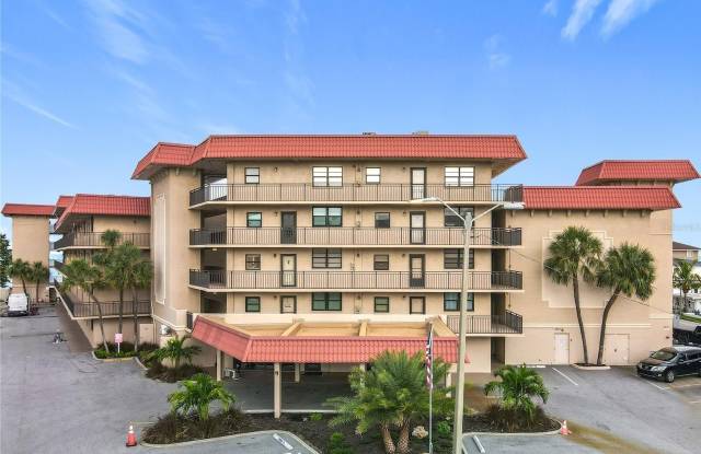 17580 GULF BOULEVARD photos photos