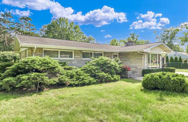 1509 Sangamon Drive - 1509 Sangamon Drive, Champaign, IL 61821