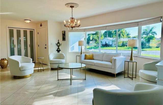 1495 Cranville Square Gallery 3