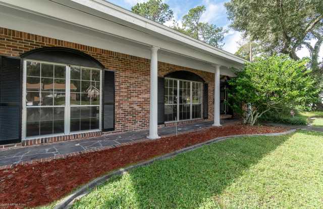 6858 LA LOMA DR Gallery 4