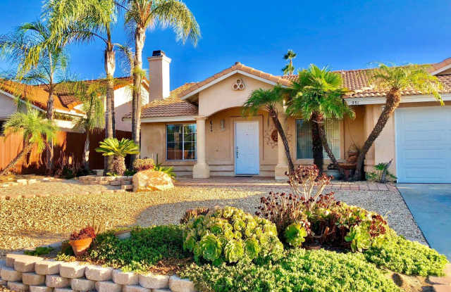 351 Old Stage Court - 351 Old Stage Court, Fallbrook, CA 92028