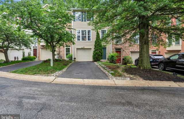 103 QUIET WATERS Place photos photos