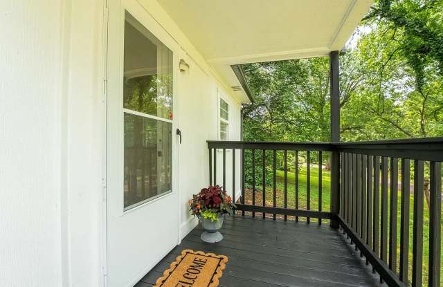 502 Hayworth Drive B Gallery 3