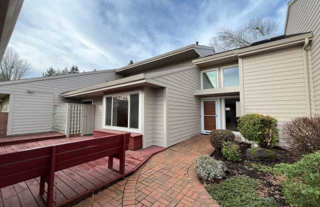 Prime Charbonneau Golf Community Location! 2 Bed, 2.5 Bath + Den, A/C, Washer/Dryer and Garage - 7725 Southwest Arbor Lake Court, Wilsonville, OR 97070
