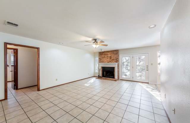 57 Woodcreek 78676 | 4 Bed 2 Bath 2 Car Garage $2175 Gallery 4