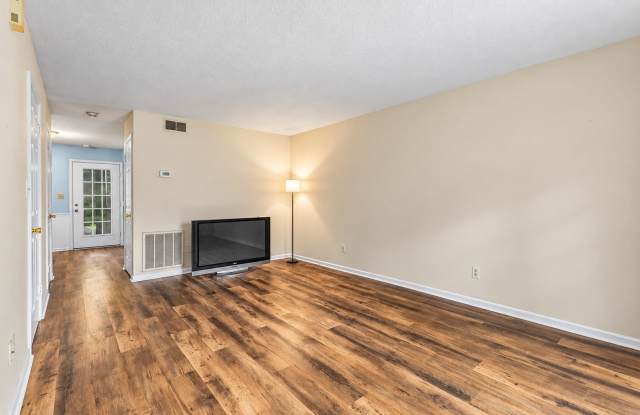 End-Unit 2-Bedroom Condo with Water Included and Everyday Convenience Gallery 3