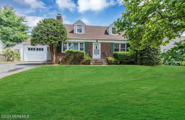 323 Park Avenue - 323 Park Avenue, Freehold, NJ 07728