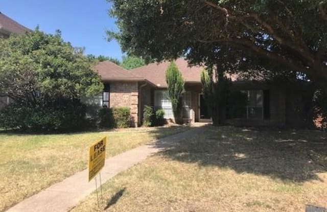 1039 Hampshire Lane - 1039 Hampshire Lane, Cedar Hill, TX 75104