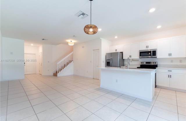 25185 SW 108th Avenue 25185, Homestead, FL 33032 Gallery 4