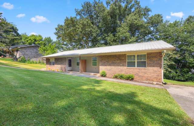 2 Bed 1 Bath in Rossville w/ Huge Storage Building! $250 off first month rent! Leasing Specials Available! Gallery 3
