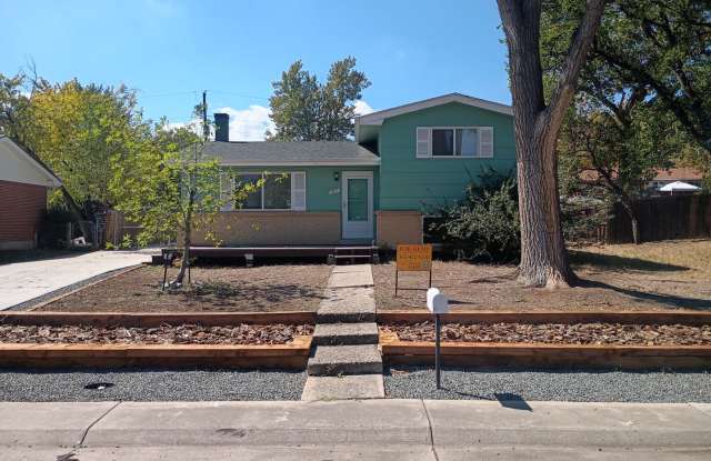 Updated Home w/Huge Garage, Fenced Yard Gallery 1