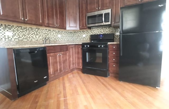 1642 W Pratt Ave 1D - 1642 West Pratt Boulevard, Chicago, IL 60626