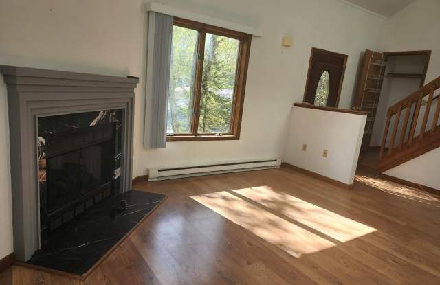 404 Surrey Drive Gallery 2