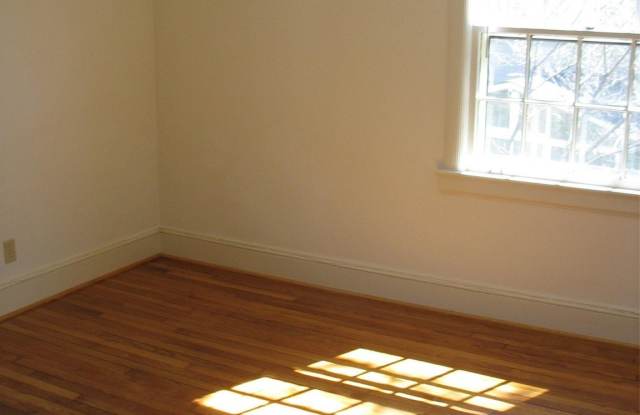 3043 Park Road Gallery 4