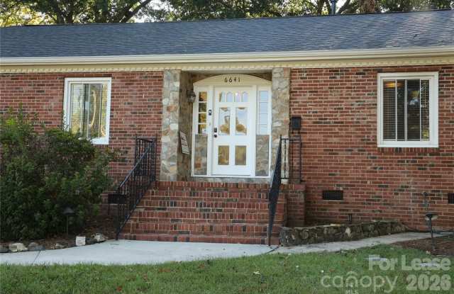 6641 Brookmeade Drive Gallery 3