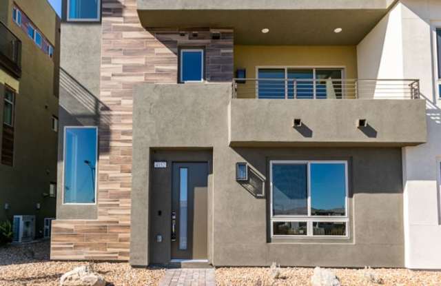 Penthouse Home in Summerlin- 55+ community photos photos