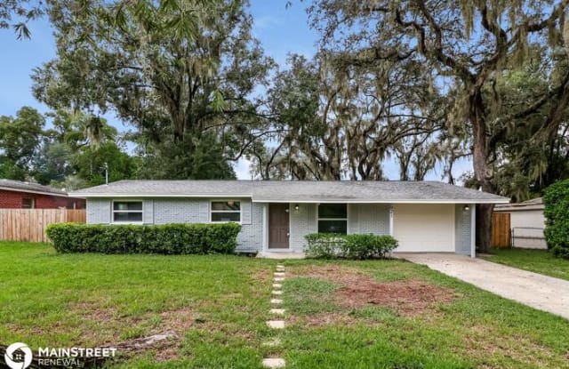 921 Hillside Drive - 921 Hillside Drive, Lutz, FL 33549