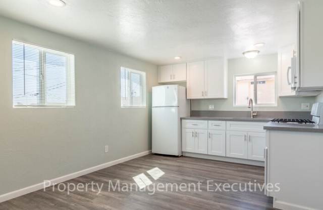 4236 Winona Avenue Gallery 4
