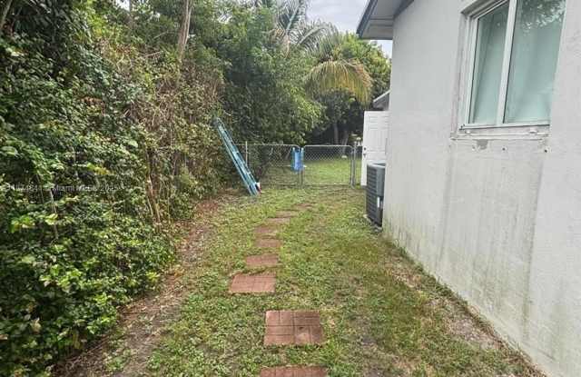 10240 SW 156th St photos photos