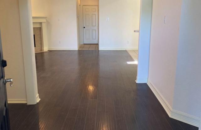 **BEAUTIFUL WESTCHESTER PARK HOME** Gallery 3
