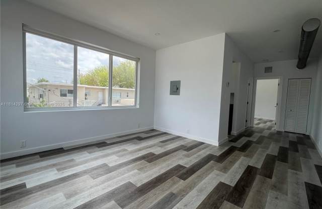 1814 SW 22nd Ave photos photos