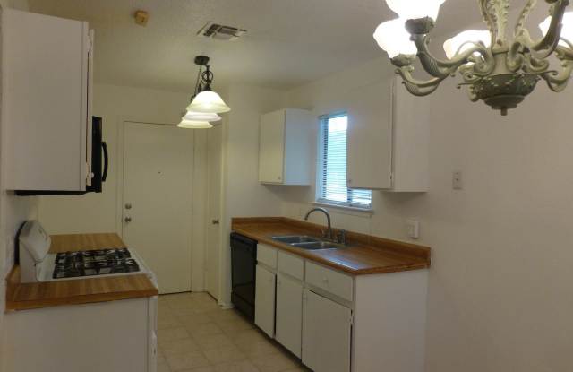 609 Live Oak Drive Gallery 2