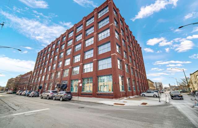Fulton Market 2 Bed/2 Bath Timber Loft! Brand New Hardwood Floors! Rooftop Deck! photos photos