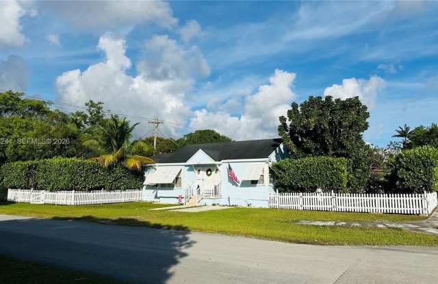 3927 SW 64th Ave - 3927 Southwest 64th Avenue, Coral Terrace, FL 33155