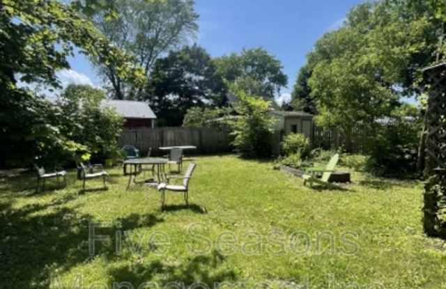 85 Manhattan Drive - 4 photos photos