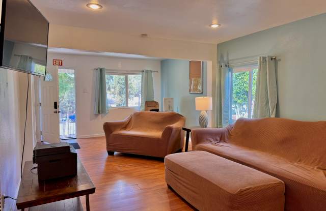 3834 Cottonwood Street Gallery 2