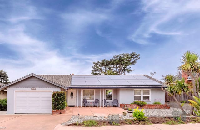 3828 The 9th Green - 1260 Del Monte Boulevard, Pacific Grove, CA 93950
