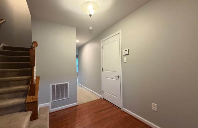 2102 E OAK Road Gallery 1