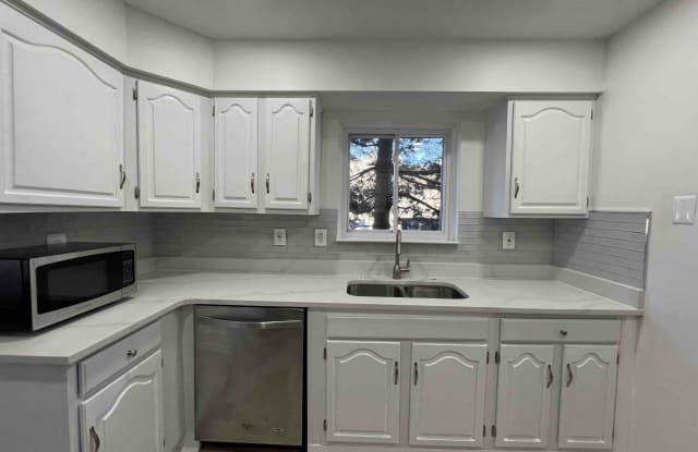 139 Tennyson Drive - 139 Tennyson Drive, Princeton Meadows, NJ 08536