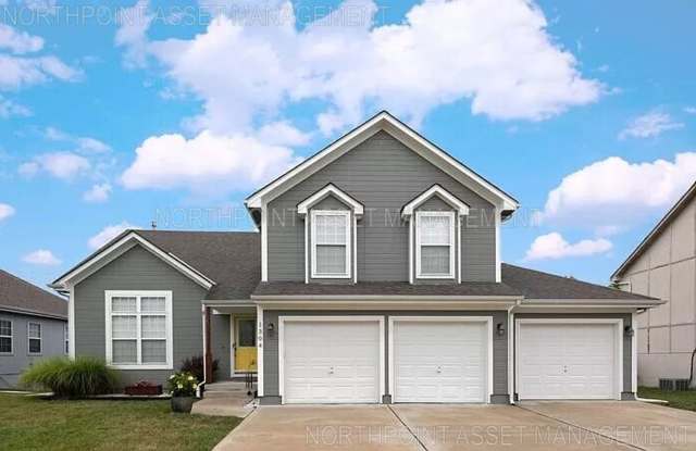 Coming Soon! 4-Bedroom, 3 Bath Single Family for Rent in Greenwood, MO |  Vaulted Ceilings & 3-Car Garage Gallery 1