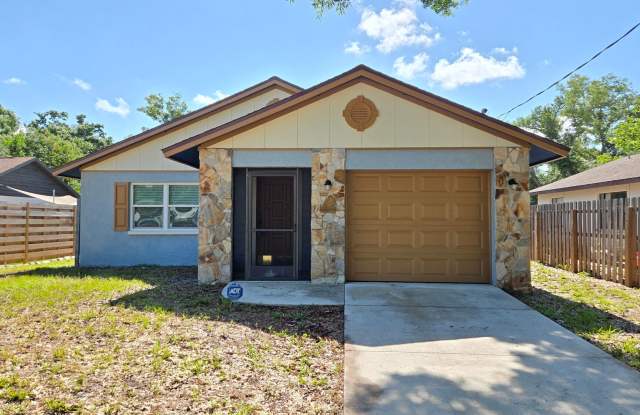 Charming 2BR/2BA + 1 car garage with Large Backyard in Sarasota photos photos Charming 2BR/2BA + 1 car garage with Large Backyard in Sarasota photos photos