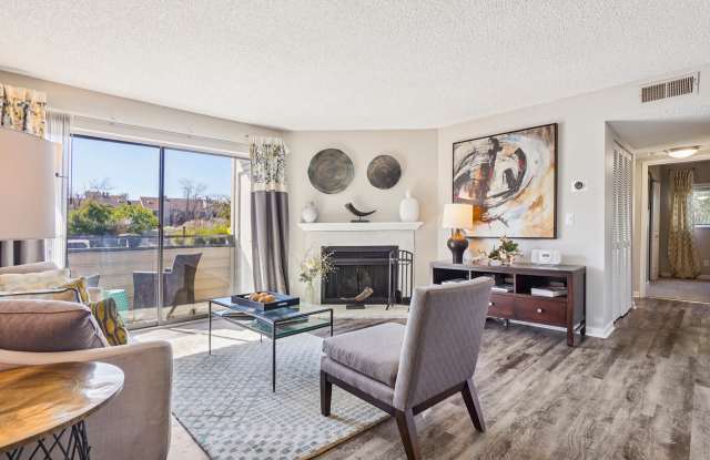 Deer Crest Apartment Homes Gallery 3