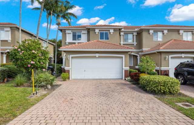 Unfurnished, Large End unit with 2 car garage photos photos Unfurnished, Large End unit with 2 car garage photos photos