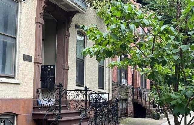148 Lancaster Street Gallery 1