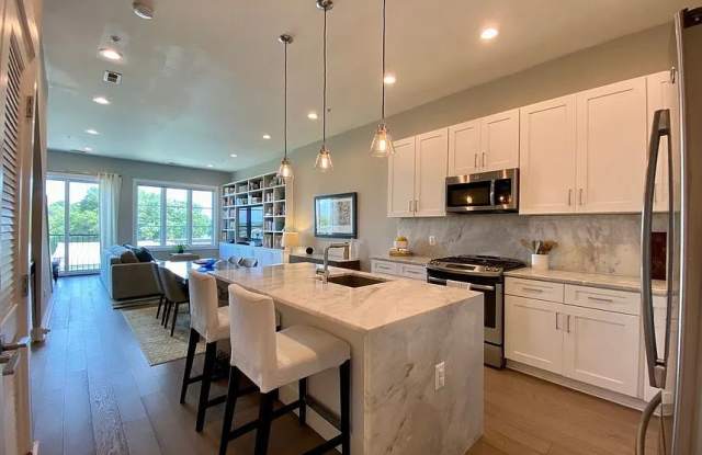 225 20th Street NortheastUnit #4 photos photos