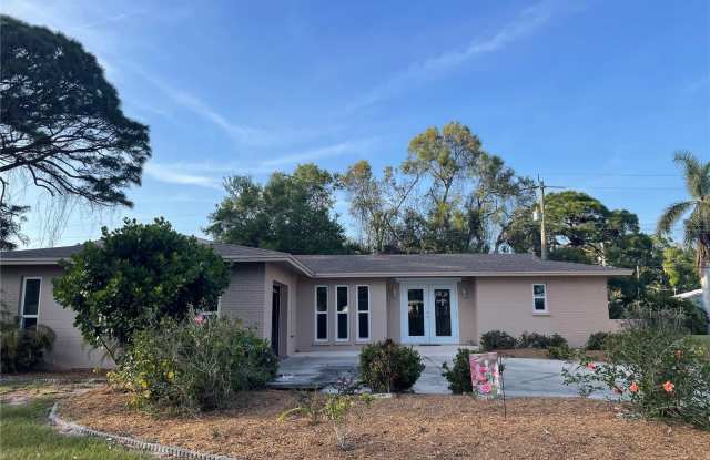 6509 BOWLINE DRIVE - 6509 Bowline Drive, Gulf Gate Estates, FL 34231