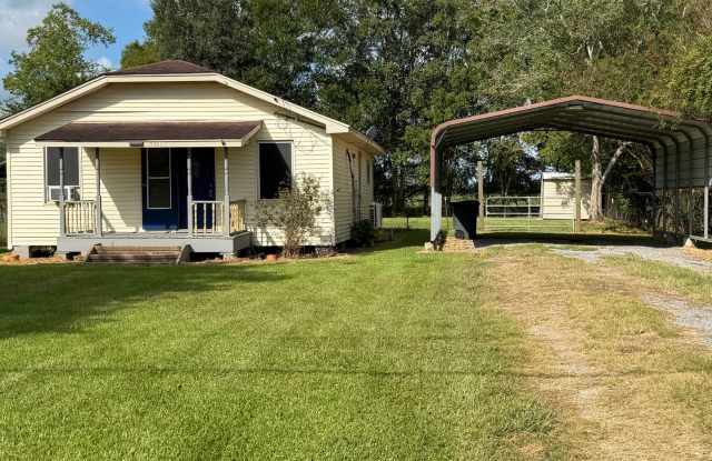 Conveniently located Beaumont Home for Rent! Gallery 1