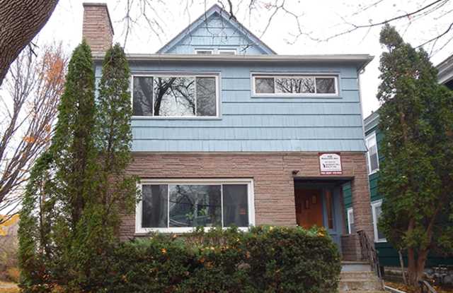 403 Roosevelt Ave - Available 8/1/2027 - Apartment with Hardwood Floors Near Food Co-Op photos photos