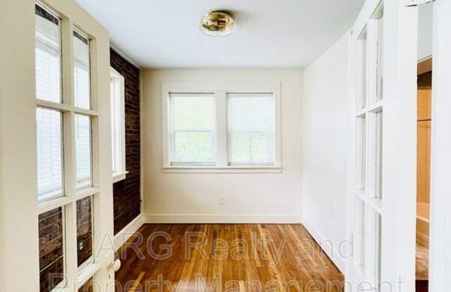 373 Moreland Ave NE photos photos