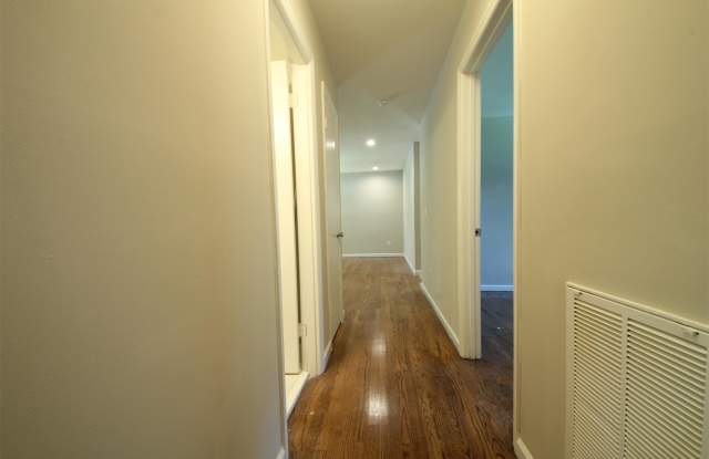 4736 Monmouth Dr Gallery 4