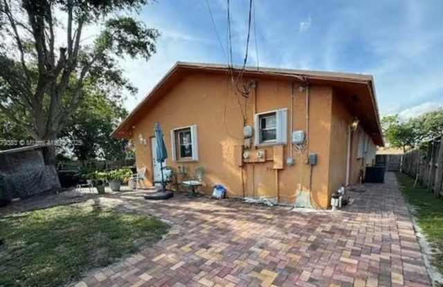 2306 Liberty St photos photos
