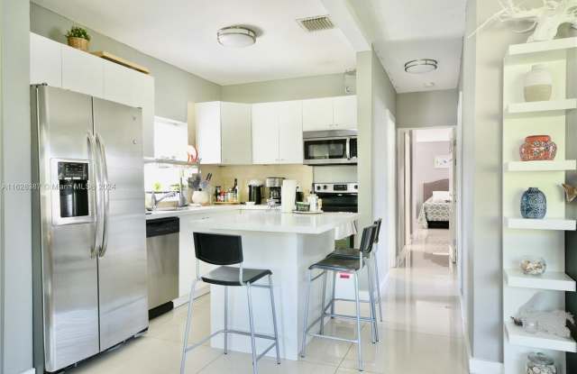 18076 Northeast 19th Avenue Gallery 4