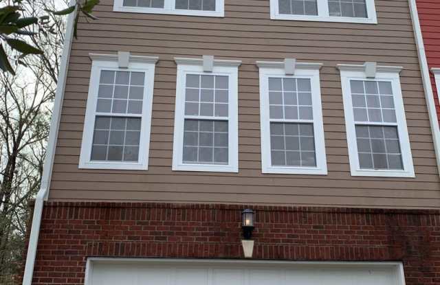 Spacious townhouse in Tranquil Hill Plantation! photos photos